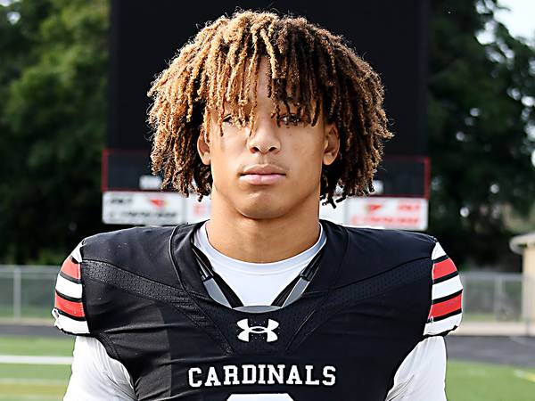 Explosive Cardinals score early and often in blowout win over Oskaloosa