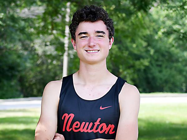 Newton boys open cross country season with fourth-place finish at Marshalltown