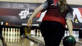 Newton bowlers dominate Pella 