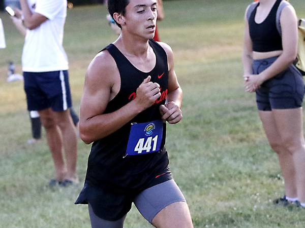 Cardinal duo highlights Newton boys’ fourth-place finish at Oskaloosa