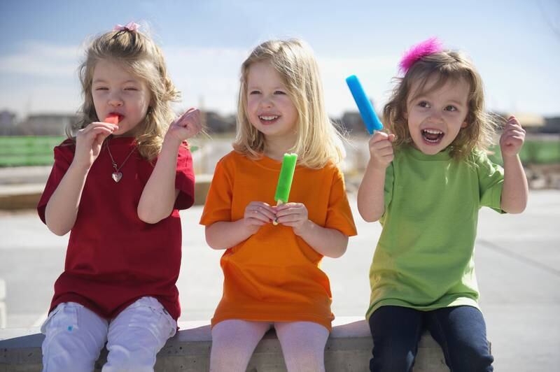Learn about eating habits that are normal for young children, strategies that promote healthy eating habits, and how to foster pleasant mealtime experiences.