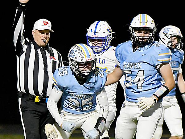 L-S football opens playoffs with rout of Wapello