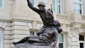 Veterans group authorized to add plaque to memorial south of the courthouse