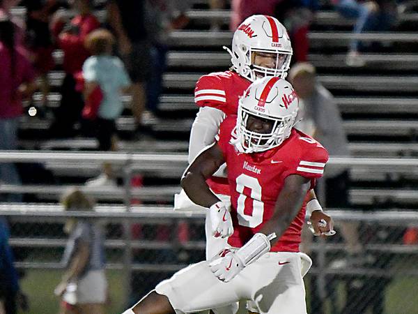 Newton football drops 5A Indianola on Homecoming