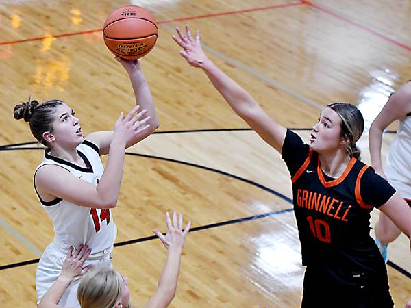 Newton girls stay unbeaten with double-digit win over Grinnell