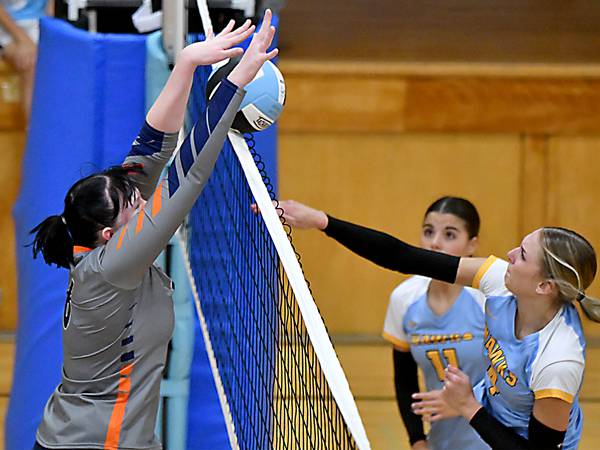 Colfax-Mingo volleyball spoils Hawks’ Senior Night with four-set victory