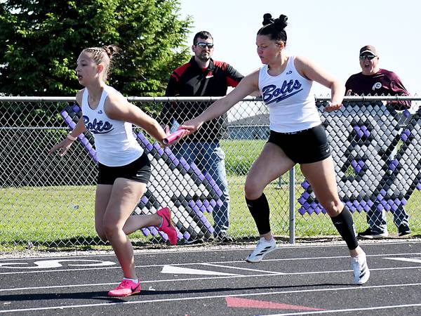 Russell, Wonders lead Baxter girls to third at ISC meet