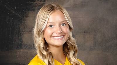 Mustang volleyball rallies past Cardinal