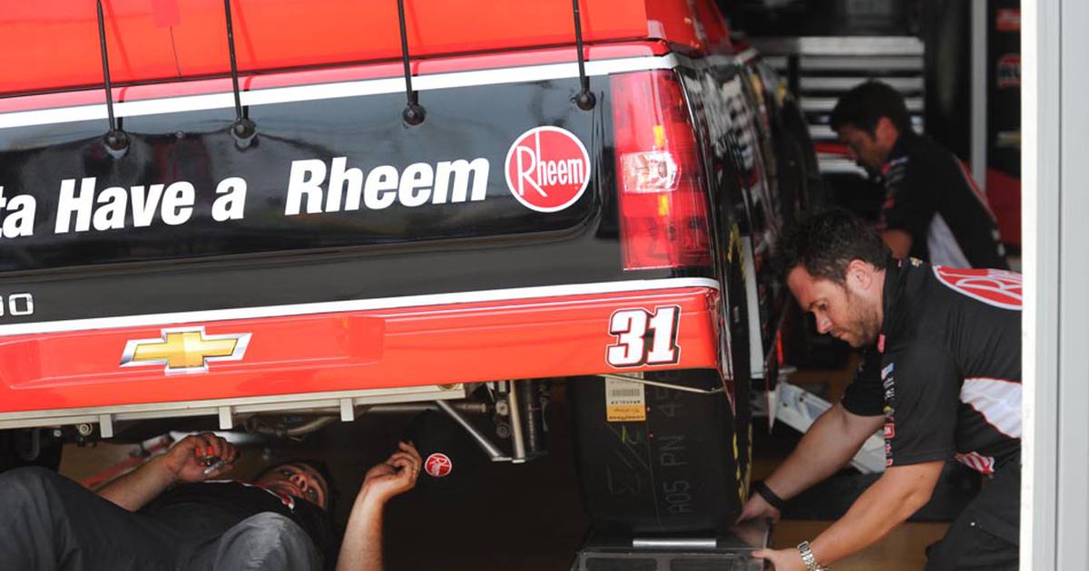 Leaders work to bring highperformance automotive technology school to