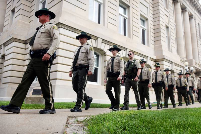 Union members of AFSCME say Jasper County will lose good deputies as a result of contract negotiations being reduced to base wages. AFSCME is the labor union for workers in the courthouse and the sheriff’s office.
