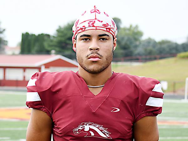 PCM football totals 500 yards of offense in win over Pella Christian