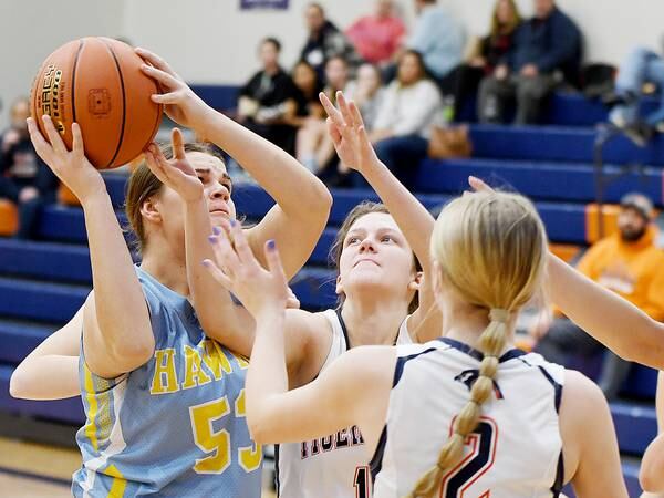 L-S girls stay unbeaten in SICL play