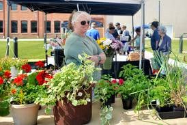 Newton Farmers Market sees record number of vendors in new location at Legacy Plaza greenspace