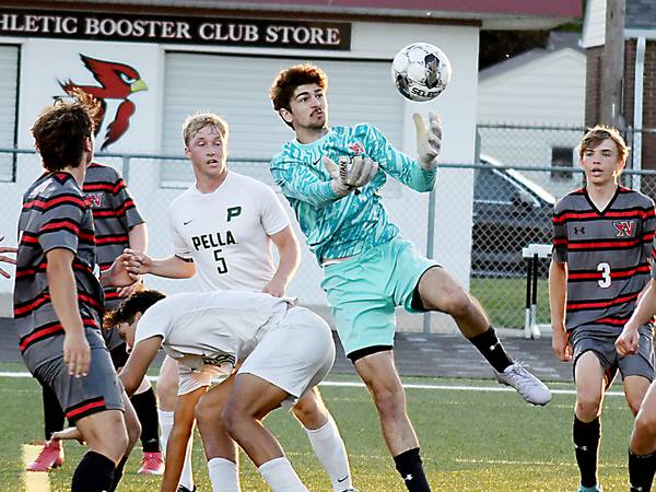 Newton boys fall to rival Pella on Senior Night