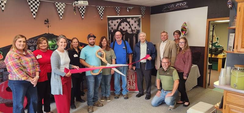Newton Chamber of Commerce recently hosted a ribbon cutting for Sign Pro Iowa at its Newton location. Pictured with new owners Jake Maggard and Kelly Maggard are former owners including Frank (Karen) Liebl and Tanya (Matt) Michener.