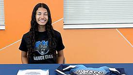 Colfax-Mingo’s Snyder chooses DMACC dance team